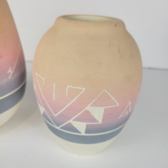 Vtg Native American Pottery Vases Set of Two Signed Sioux Jar Southwestern - Picture 3 of 11